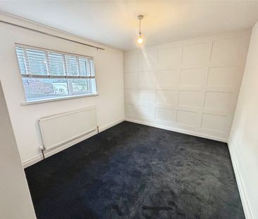 Blagrove Crescent, - Photo 3