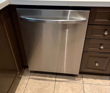 For Lease - 5195 Angel Stone Drive, Mississauga, Ontario - Photo 3