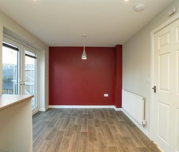 2 bedroom House To Let Total Size: 765 SQ FT - Photo 2