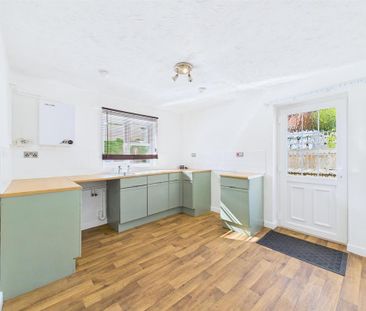 2 bedroom end of terrace house to rent - Photo 6