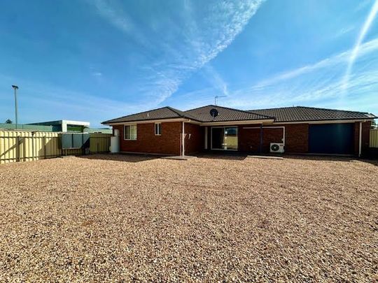 21 Carl Veart Avenue, Whyalla Norrie - Photo 1