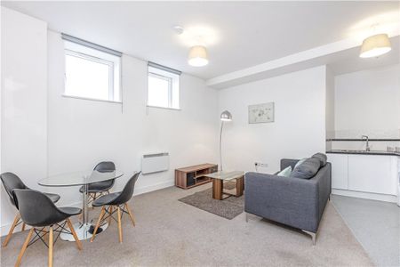 Warple Way, Acton, W3 0BD - Photo 2
