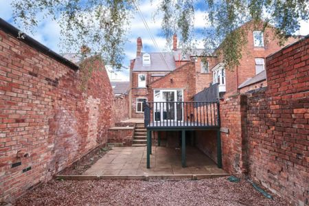 1 bedroom in a house share to rent - Photo 4