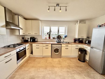 21 Rathbone Crescent, Peterborough - Photo 2