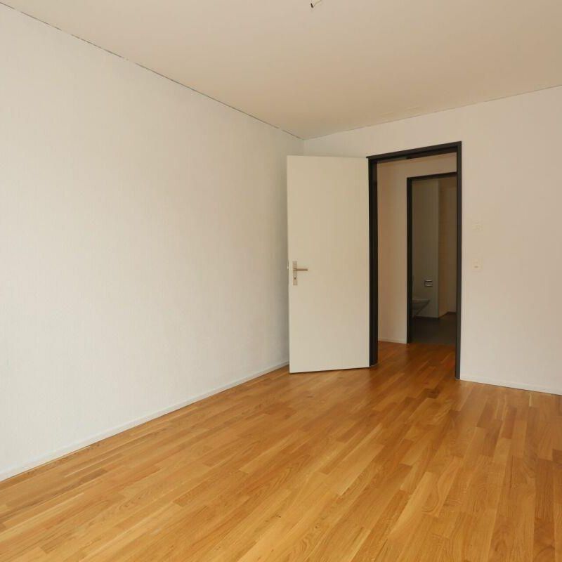 Charmante 3.5-Zimmerwohnung mit grossem Balkon und Blick ins Grüne. - Foto 1