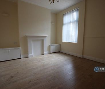 4 bedroom terraced house to rent - Photo 1