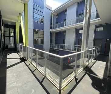 Mezzanine apartment in central Wellington - Photo 2