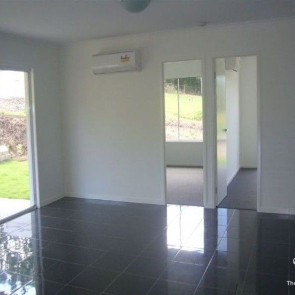 4 Bed 2 Bath 4 Car - Photo 1