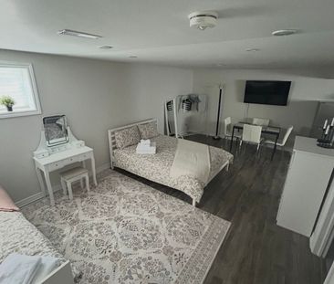 For Lease - 4206 Bloor Street Unit# Basement, Toronto, Ontario - Photo 3