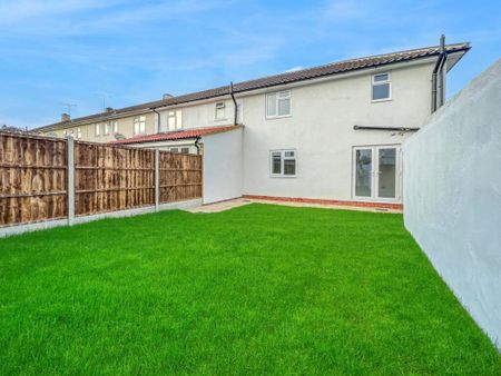 2 bedroom end of terrace house to rent - Photo 5