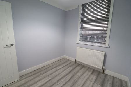 3 Bedroom Mid Terraced House To Rent - Photo 5