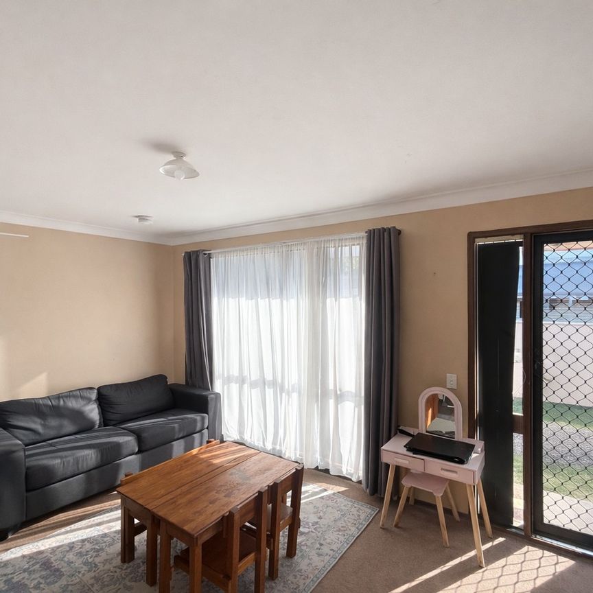 3 Bedroom Home in Perfect Location! - Photo 1