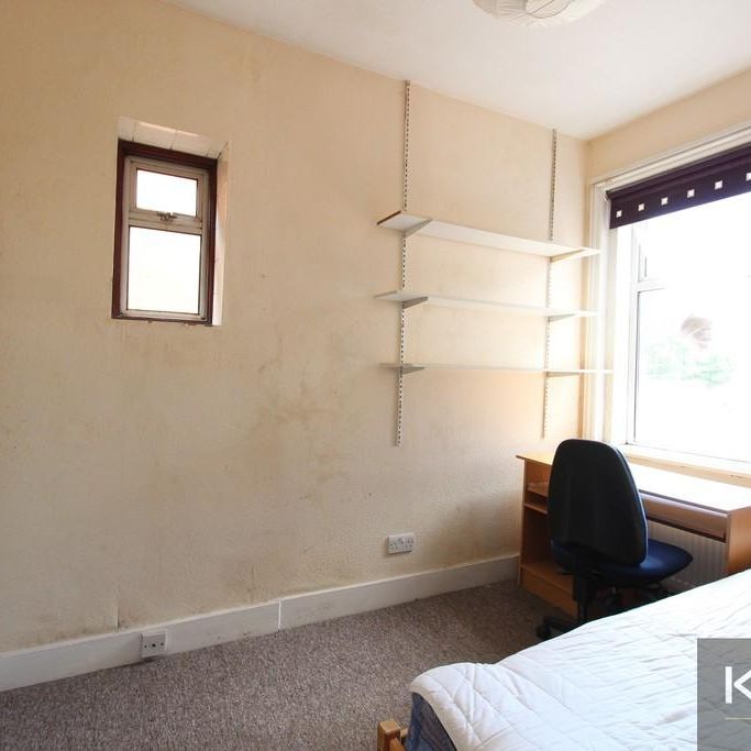 5 bedroom semi-detached house to rent - Photo 1