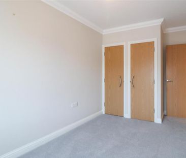 3 bedroom end of terrace house to rent - Photo 2