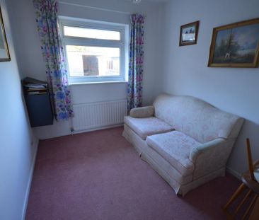 3 bedroom bungalow to rent - Photo 2