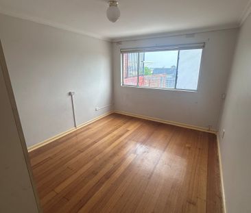 Three Bedroom and large Balcony - Photo 4