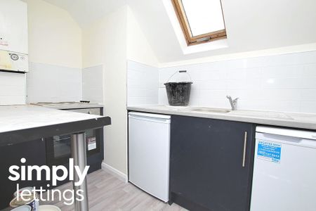 2 Bed property for rent - Photo 2