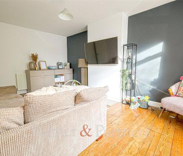 3 bedroom semi-detached house to rent - Photo 1