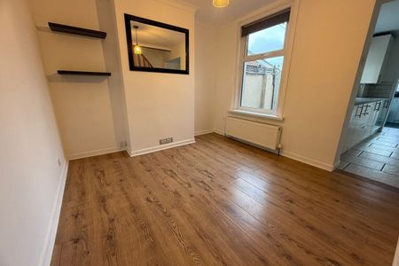 Whitworth Road - Photo 2