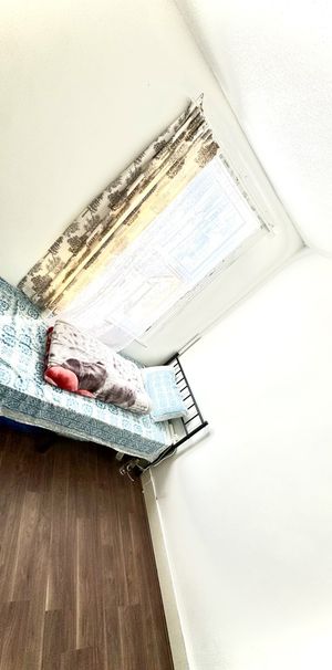 3 Bed Terraced House, Kingsland Road, E13 - Photo 1