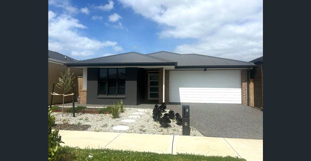 Well-Maintained 4-Bedroom Family Home in Riverfield Estate, Clyde!! - Photo 1