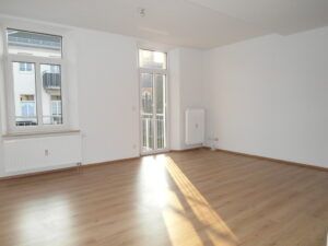 Leißnerstr. 28, Wohnung 5 ~~~ Einbauküche, Balkon, Tageslichtbad mit Wanne und Dusche, Abstellfläche im Spitzboden - Foto 2