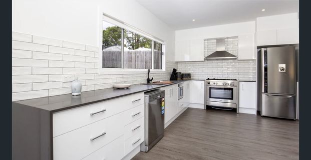 Stunning Home in Beautiful Basin View! - Photo 1