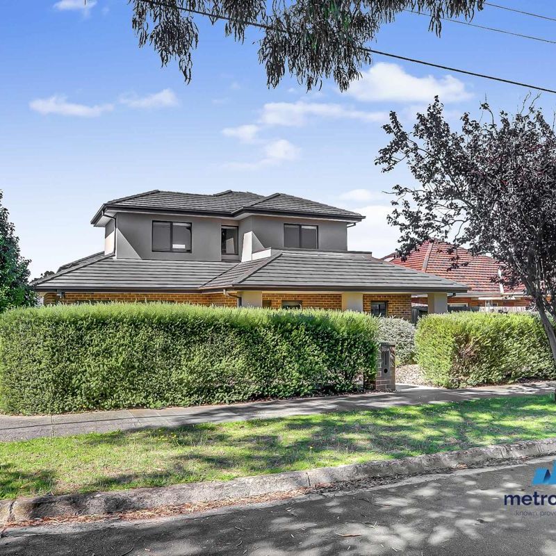 16A Irving Street, MOUNT WAVERLEY, VIC - Photo 1