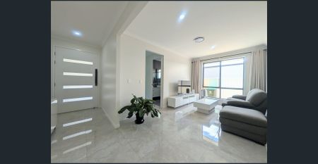 Newly built property with 10 kw solar panels and smart home features | Next to park perfect for family! (unfurnished) - Photo 4