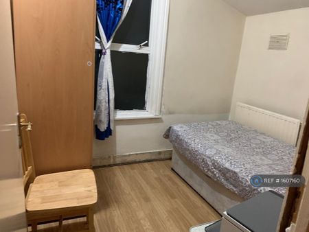 4 bedroom terraced house to rent - Photo 4