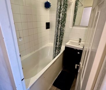 Room in a Shared Flat, Dunbridge House, SW15 - Photo 6