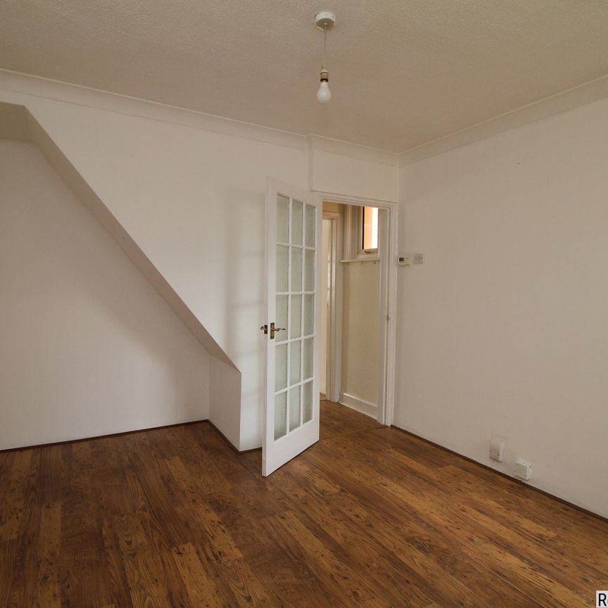 2 bed Semi-detached in Canterbury Road , Colchester, CO2 7RY - Photo 1
