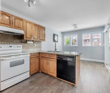 34 KINGSWOOD DRIVE N - Photo 2