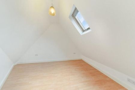 4 bedroom flat to rent - Photo 4