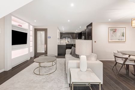 Luxury Grade II listed apartment in prime Mayfair location - Photo 5