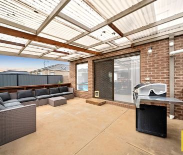 The Perfect Family Haven in the Heart of Tarneit - Photo 2