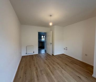 2 bedroom end of terrace house to rent - Photo 2