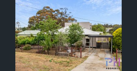 PERFECT FAMILY HOME - Photo 4