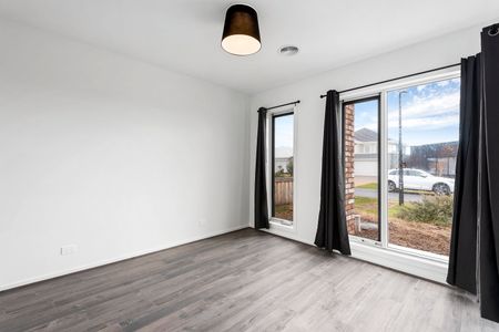 Coastal Family Home - Photo 4