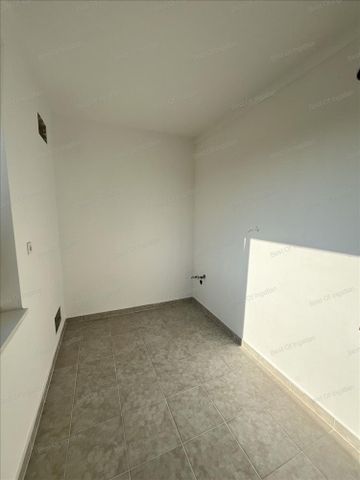Kiadó jó állapotú panel lakás - Győr - Fotó 4