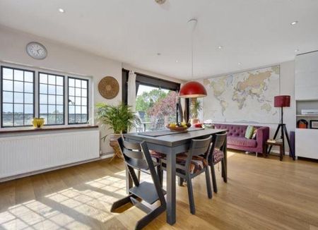 3 bedroom detached house to rent - Photo 2