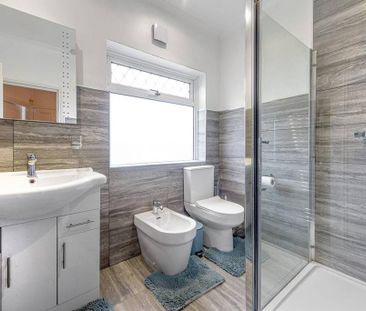 4 bedroom end of terrace house to rent - Photo 6