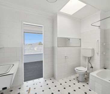 Charming & Convenient Unit in the Heart of New Town - Photo 4