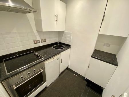 Boyn Hill Avenue, MAIDENHEAD - Photo 3