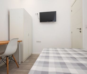 Carrer dEduard Boscà, Valencia, Valencian Community 46023 - Photo 2