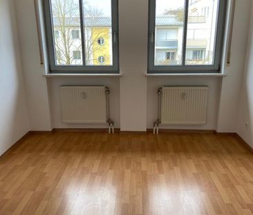 Helle 2-Zimmer Wohnung mit Balkon und Wintergarten im 2 OG - Photo 1