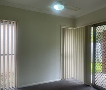 Lovely 3 bedroom renovated home in popular Upper Coomera - Photo 1