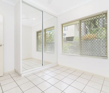 SPACE, STYLE & SERENITY IN DURACK - Photo 5