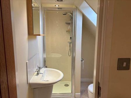 Angel Yard, Marlborough, SN8 - Photo 4