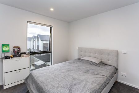 Modern two bedroom home! - Photo 5